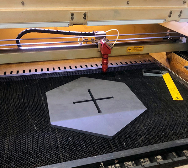 Grabado del tablero con corte láser