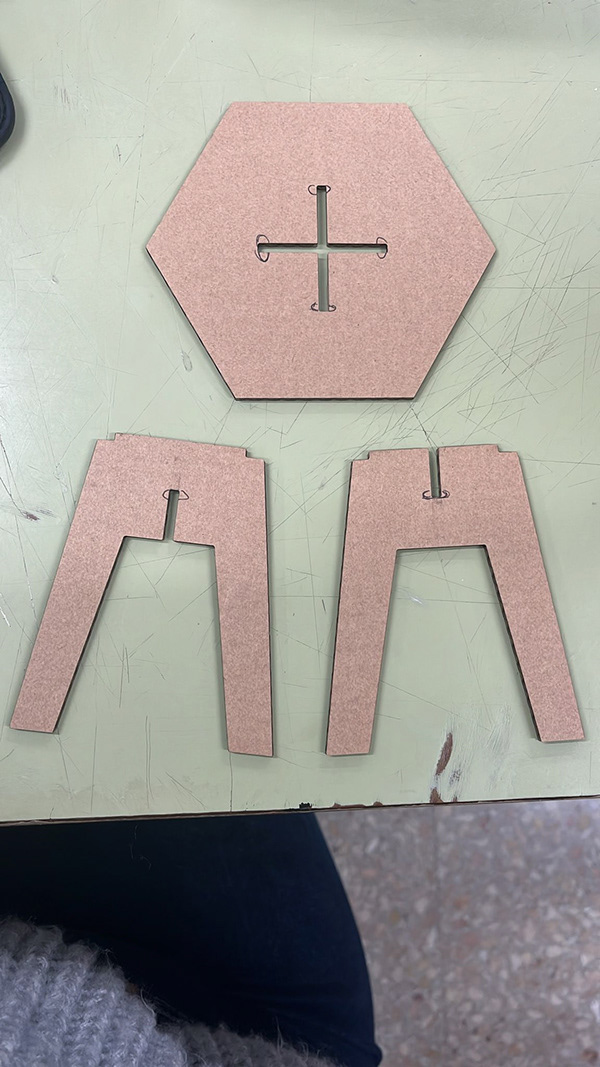 Prototipo de cartón con tamaño de fresa de 6 mm